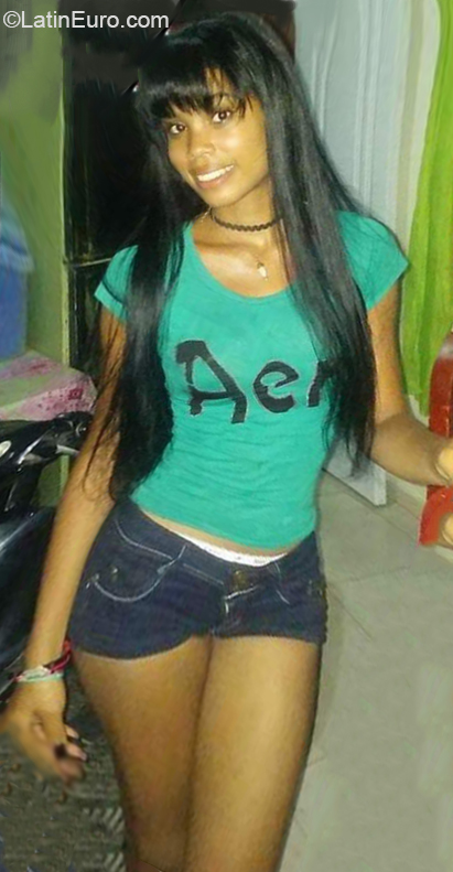 Date this charming Dominican Republic girl Yoelne from Mao Valverde DO37042