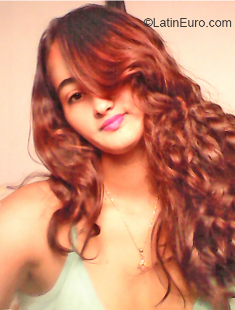 Date this hard body Colombia girl Gemma from Medellin CO26579