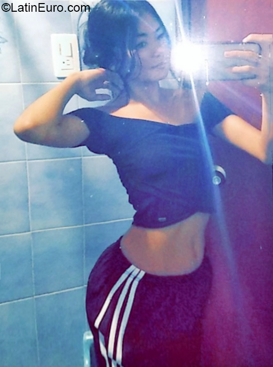 Date this attractive Colombia girl Juliana from Pereira CO26580