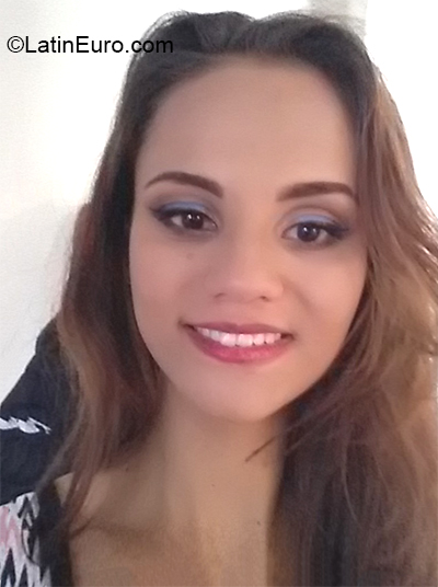 Date this stunning Brazil girl Ariana from Cuitiba BR11021