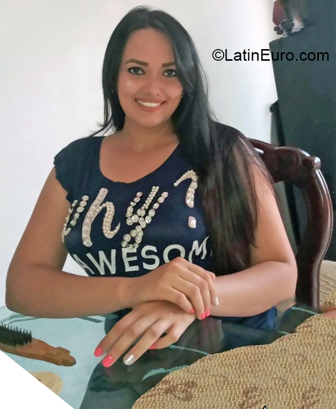 Date this hard body Colombia girl Angeles from Cali CO26603