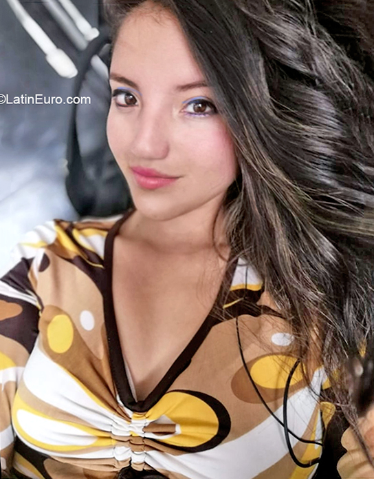 Date this sensual Ecuador girl Dayana from Ibarra EC419