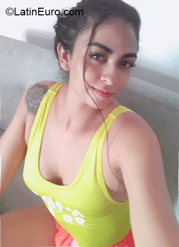 Date this lovely Colombia girl Yiseth from Barranquilla CO26623