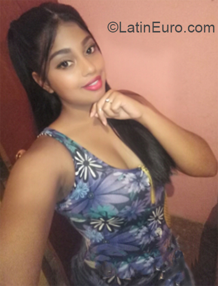 Date this sultry Venezuela girl Milagros from Ciudad Bolivar VE2933