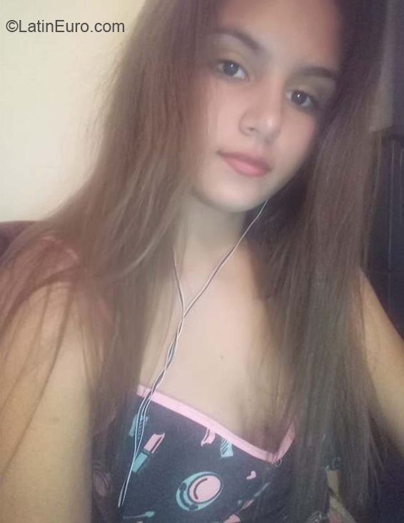 Date this good-looking Colombia girl Dayana from Valledupar CO26634