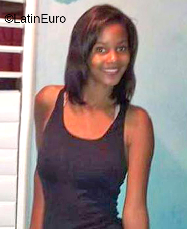 Date this passionate Dominican Republic girl Yasmaris from Santiago DO37173