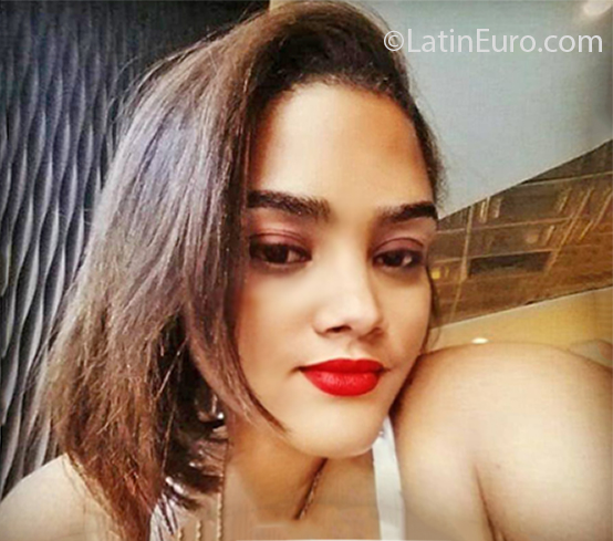 Date this sensual Dominican Republic girl Karol from Santo Domingo DO37193