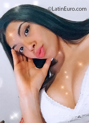 Date this young Argentina girl Candela from Buenos Aires AR316