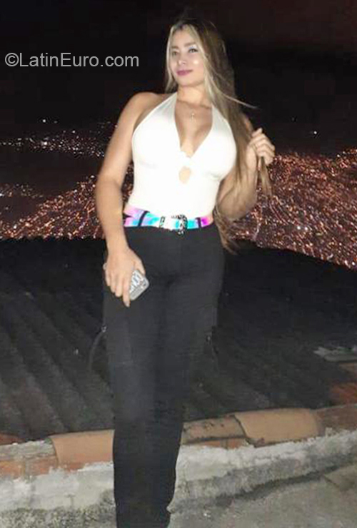 Date this beautiful Colombia girl Yenni from Medellin CO26743