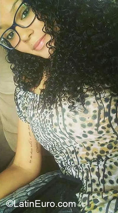 Date this voluptuous Brazil girl Amanda from Caruaru BR11040