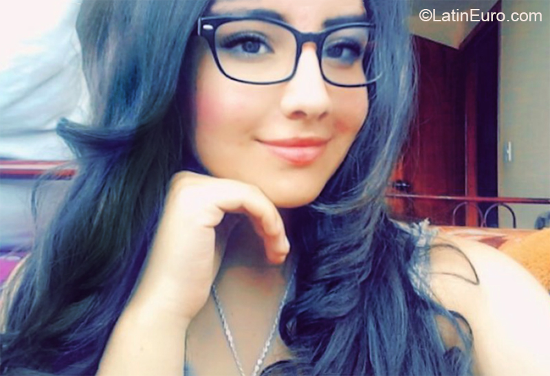 Date this nice looking Ecuador girl Meiby from Quito EC431