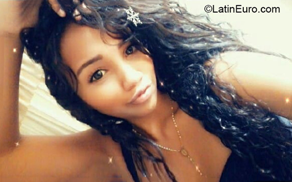 Date this sultry Venezuela girl Tebisiy from Caracas VE2984