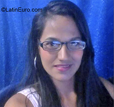 Date this gorgeous Venezuela girl Yenni from Maturin VE2989