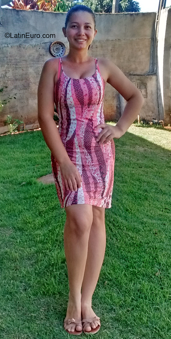 Date this pretty Brazil girl Soraia from Cascavel BR11050