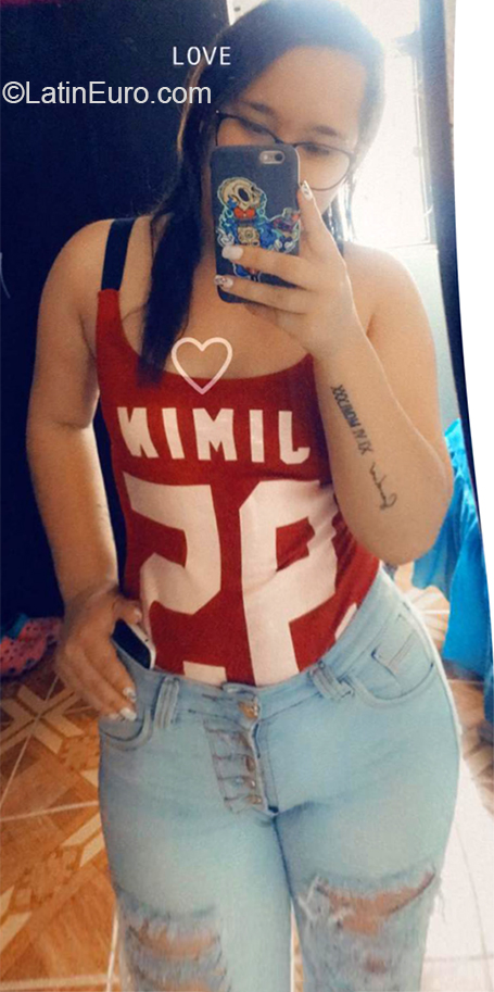 Date this voluptuous Colombia girl Johanna from Bogota CO26815