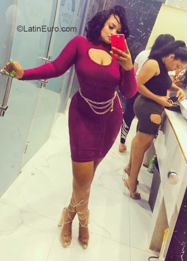 Date this good-looking Dominican Republic girl Joselyn from Santo Domingo DO37454