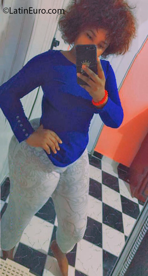 Date this young Dominican Republic girl Ana carina from Santo Domingo DO37486