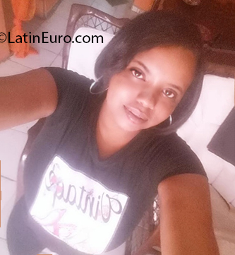 Date this athletic Dominican Republic girl Leidy from Santo Domingo DO37551