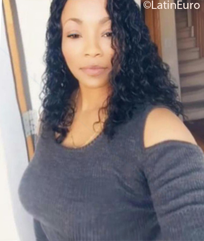 Date this beautiful Canada girl Hannah from Toronto CA829