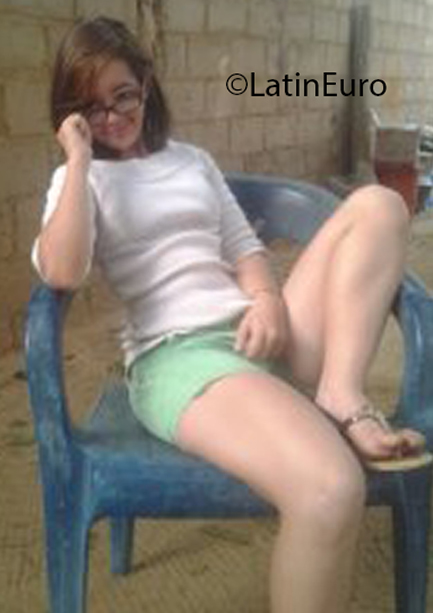 Date this lovely Venezuela girl Angela from Maracaibo VE3041