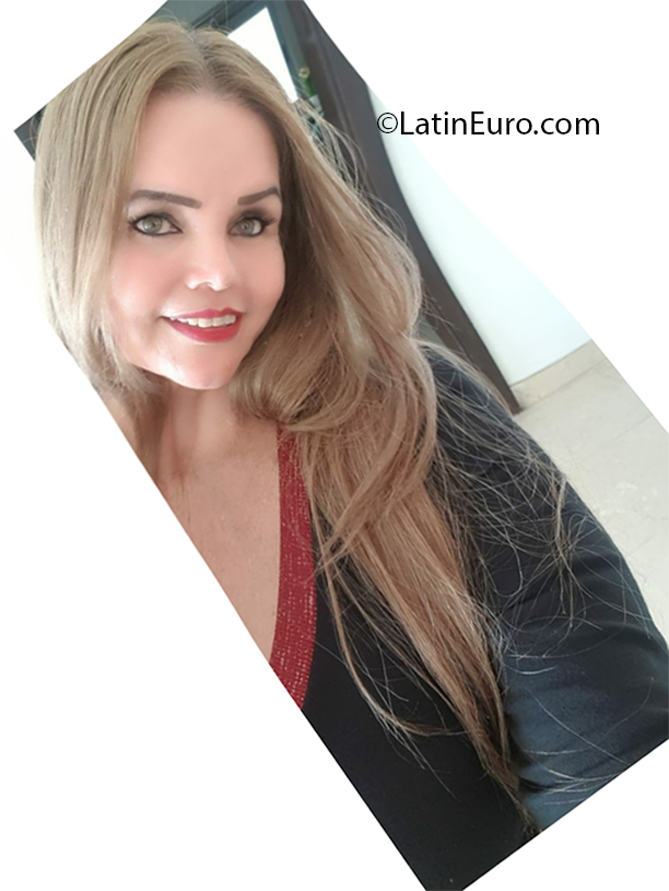 Date this lovely Colombia girl Martha from Cartagena CO26950