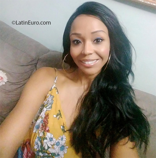 Date this young Brazil girl Jaqueline from Rio De Janeiro BR11372