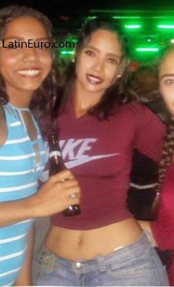 Date this attractive Venezuela girl Kelly from Caracas VE3053