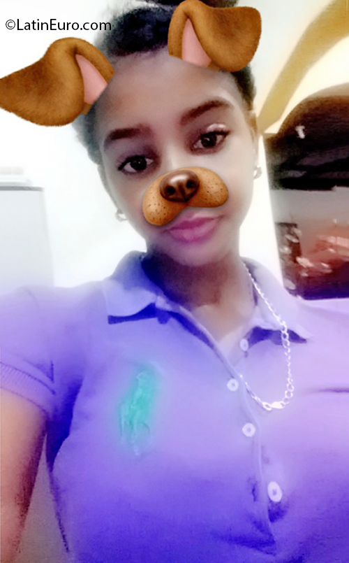 Date this charming Dominican Republic girl Luci from La Vega DO37754