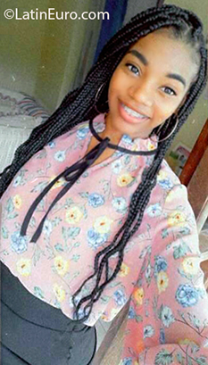 Date this hot Dominican Republic girl Vitali from Santo Domingo DO37772
