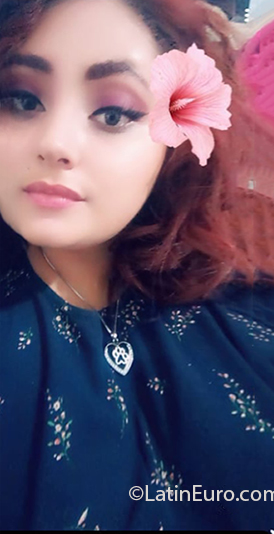 Date this good-looking El Salvador girl Jazmin from San Salvador SV109