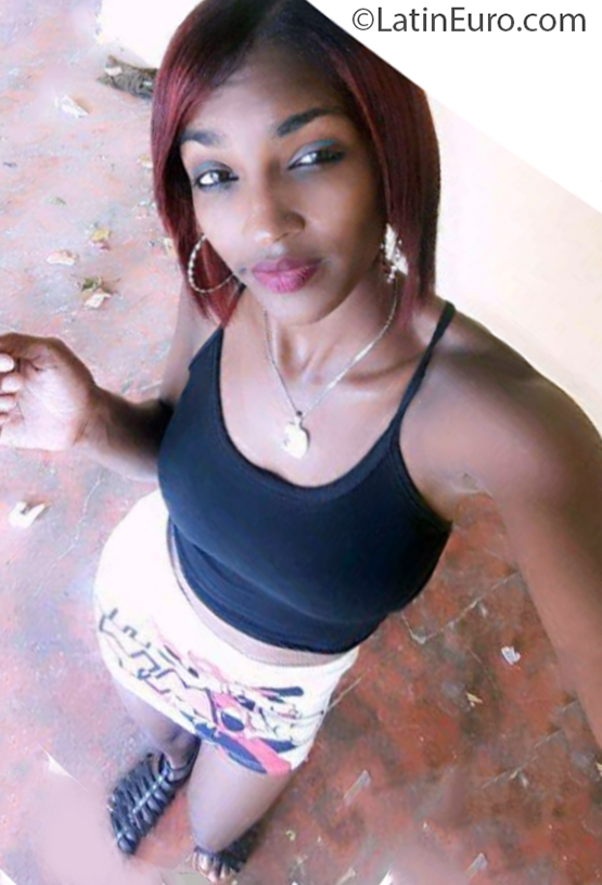 Date this georgeous Dominican Republic girl Daniela from Santo Domingo DO37783