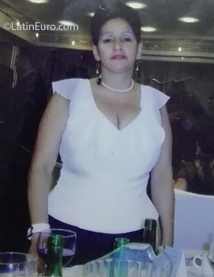 Date this athletic Colombia girl Amanda from Armenia CO27095