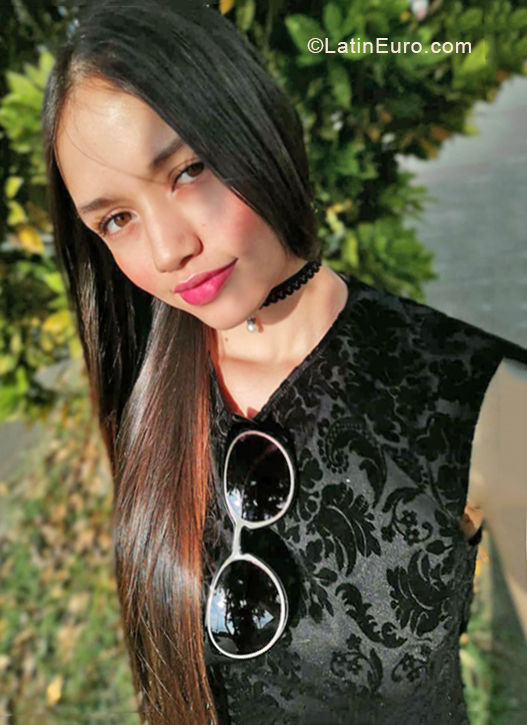 Date this passionate Colombia girl Manuela from Pereira CO27164
