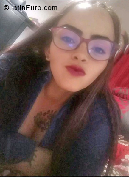 Date this pretty Colombia girl Erika from Bogota CO27175