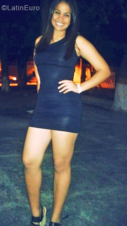 Date this good-looking Venezuela girl Adriana from Barquisimeto VE3134