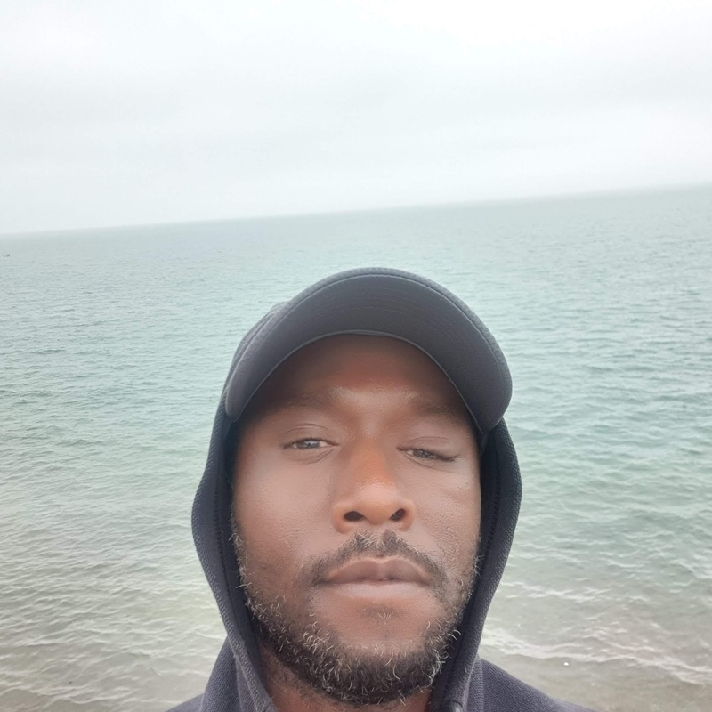 Date this attractive United Kingdom man RobinH from London GB1018