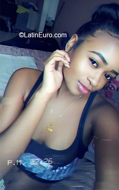 Date this attractive Colombia girl Nia from Cali CO27194