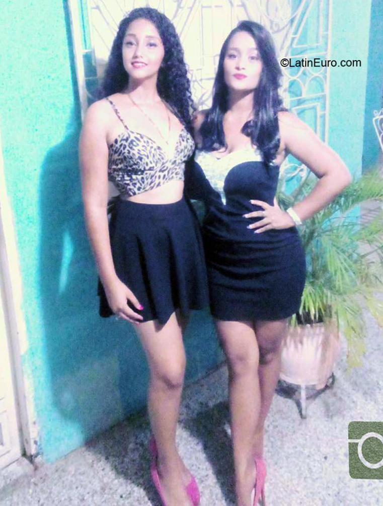 Date this cute Venezuela girl Loreany from Cabimas VE3151