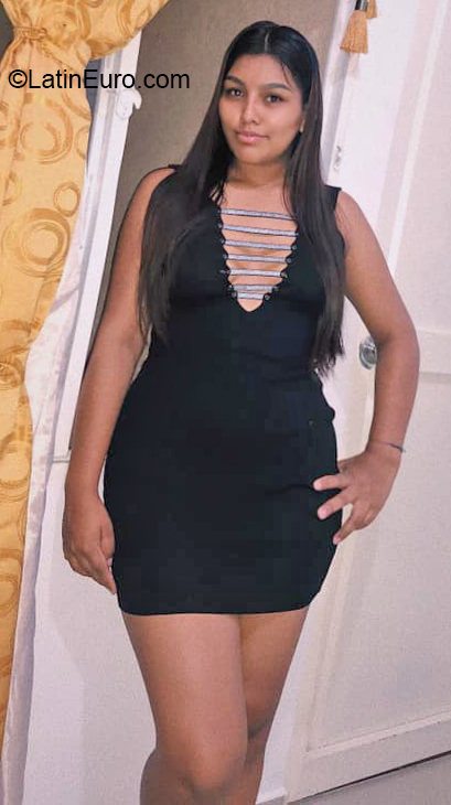 Date this happy Colombia girl Jenny from Cali CO27214