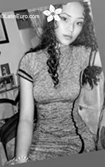 Date this lovely Colombia girl Danny from Florencia CO27217