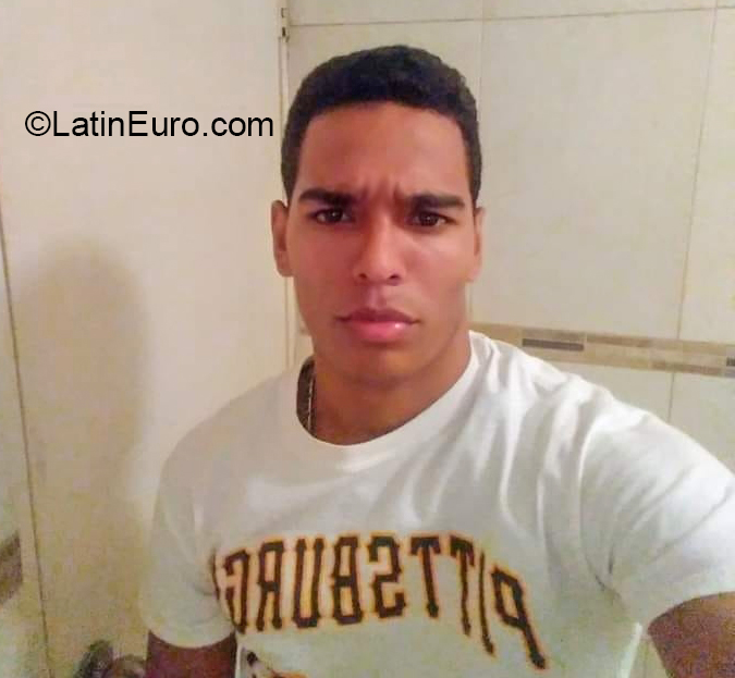 Date this good-looking Venezuela man Antonio from Caracas VE3157