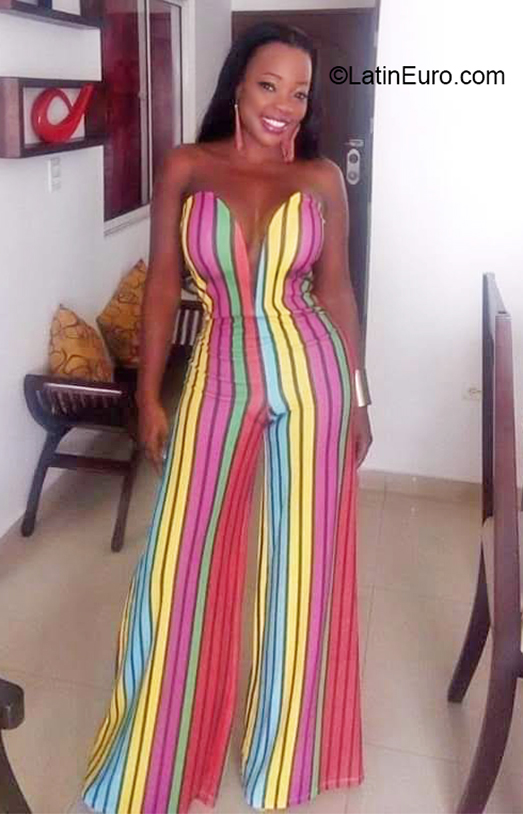 Date this hard body Colombia girl Stefania from Cali CO27262
