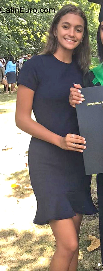 Date this charming Dominican Republic girl Wilma from Santo Domingo DO38057