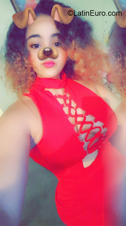Date this attractive Dominican Republic girl Anyi from Santo Domingo DO38061