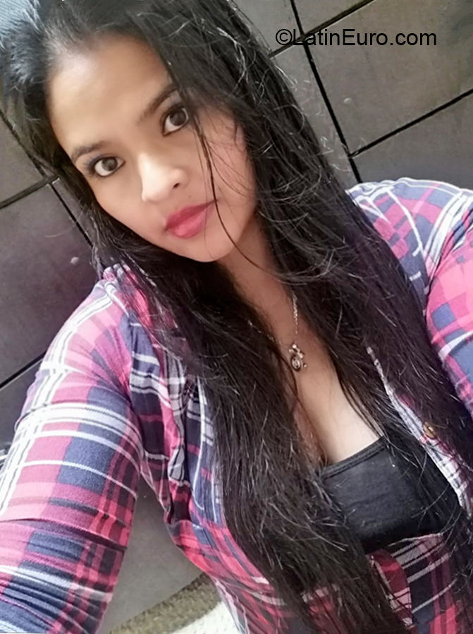 Date this sultry Colombia girl Leidy from Bogota CO27290