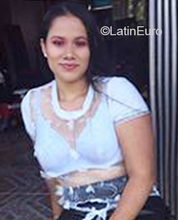 Date this hard body Colombia girl Shari from Pereira CO27304