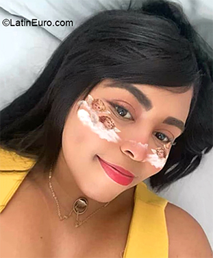 Date this funny Colombia girl Tatiana from Cartagena CO27306