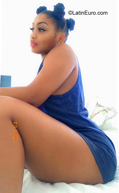 Date this charming Dominican Republic girl Raysa from Santo Domingo DO38104