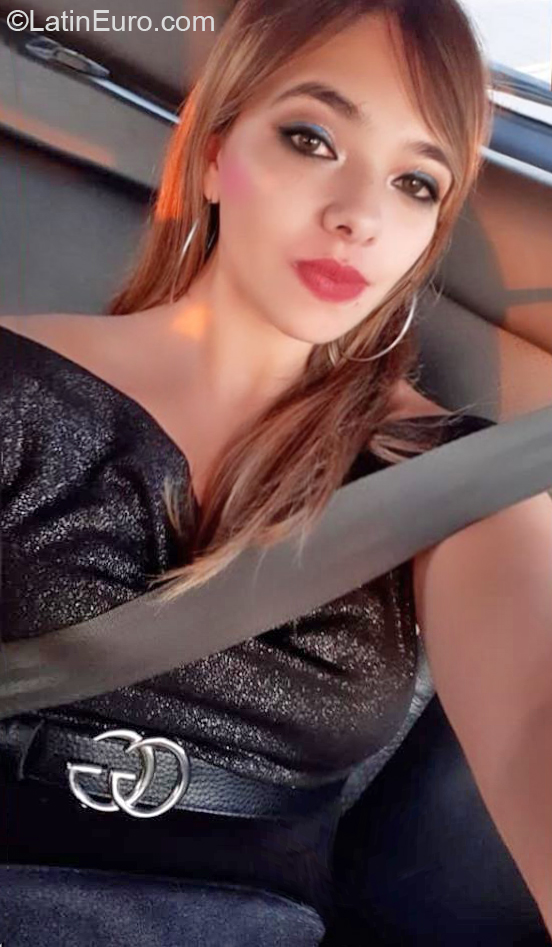 Date this delightful Argentina girl Debora from Maria Juana AR410
