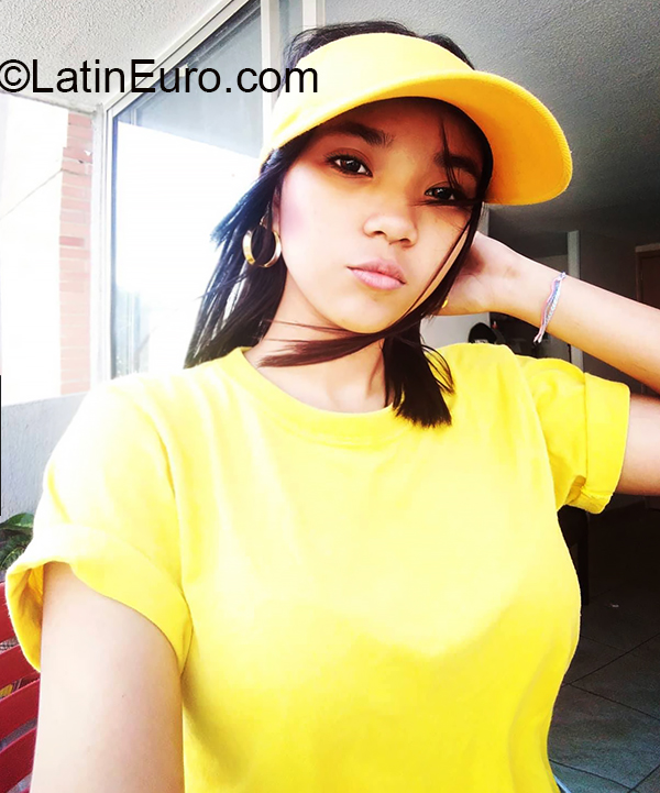 Date this charming Colombia girl Isa from Barranquilla CO27362